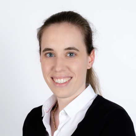 wp-content/uploads/2024/10/Caroline-Schwerzmann_quadrat-scaled.jpg